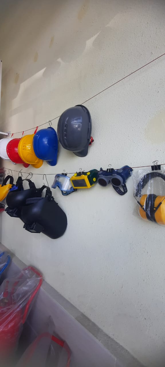 فروش لباس و کفش کار آتش نشانی سپهر ایمن فریان در مرودشت